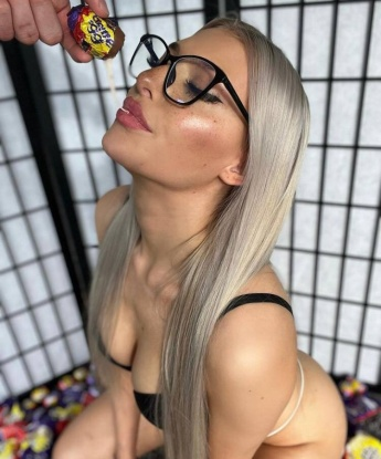 Роза, 24 года